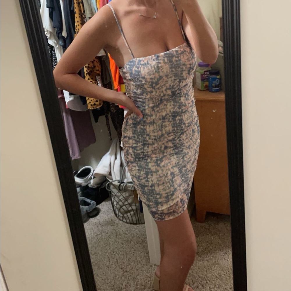 F21💛 - Picture 1 of 5